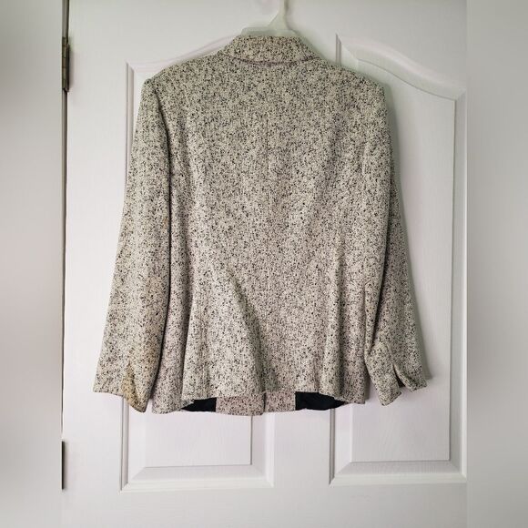 Peter Nygard Blazer Size 8 - Picture 4 of 7